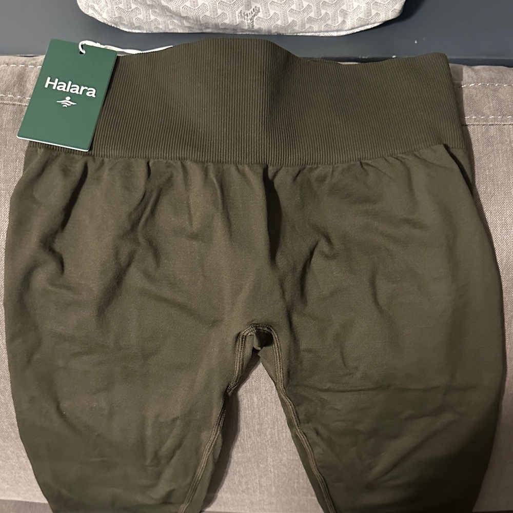 HALARA Olive Rib-Waist Leggings